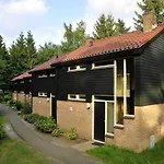 فندق Fletcher Restaurant De Wipselberg-veluwe 4*