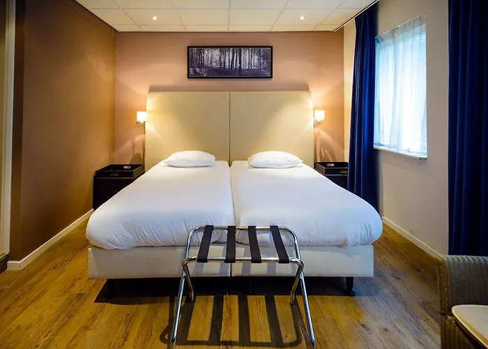 فندق Fletcher Restaurant De Wipselberg-veluwe 4*